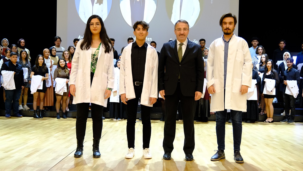SCÜ Eczacılık Fakültesi Önlük Giyme Töreni Gerçekleştirildi