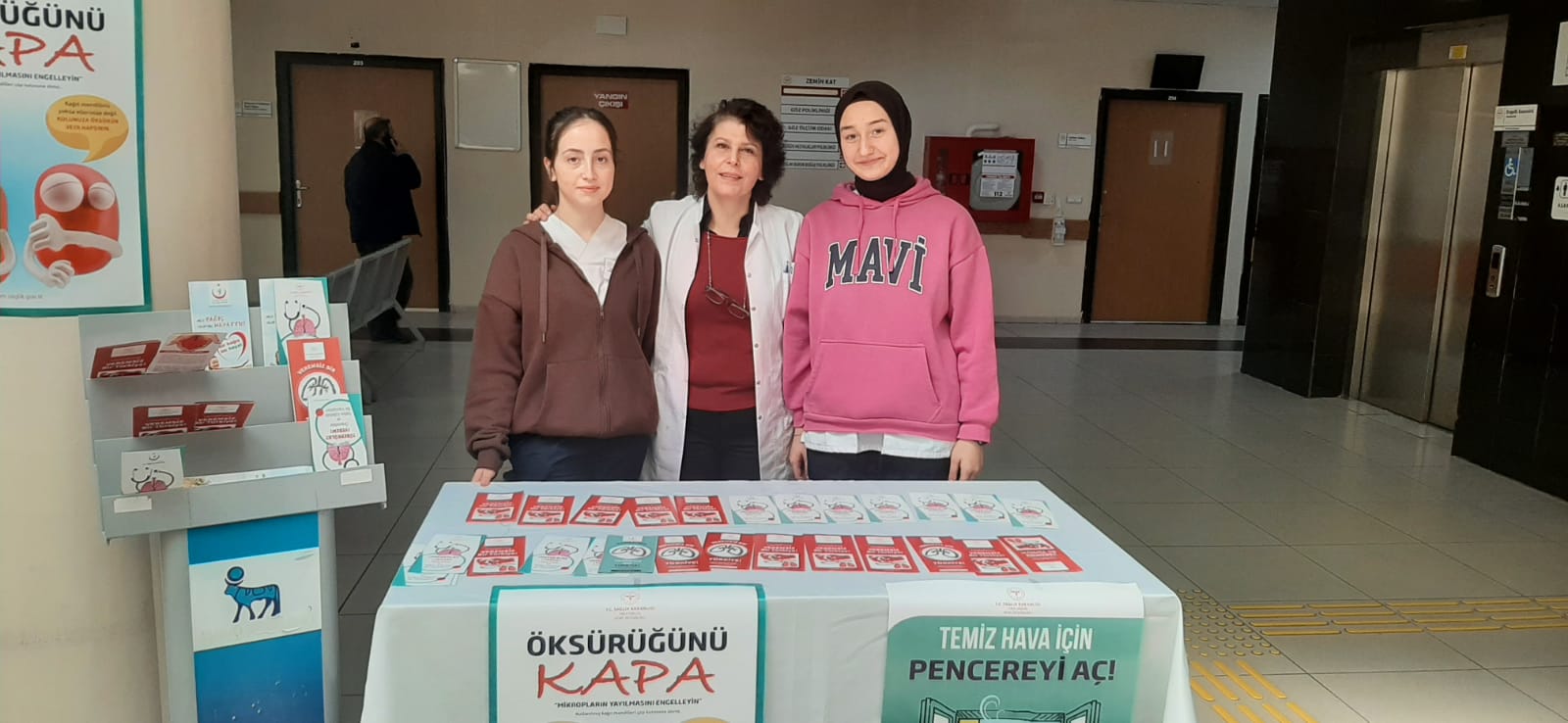 Verem Eğitimi ve Farkındalık Haftası nedeniyle Sivas Devlet  Hastanesinde hasta ve hasta yakınları bilgilendirildi