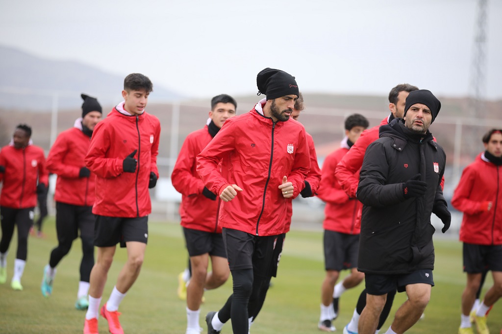 Adana Demirspor Maçının Hazırlıkları Devam Ediyor