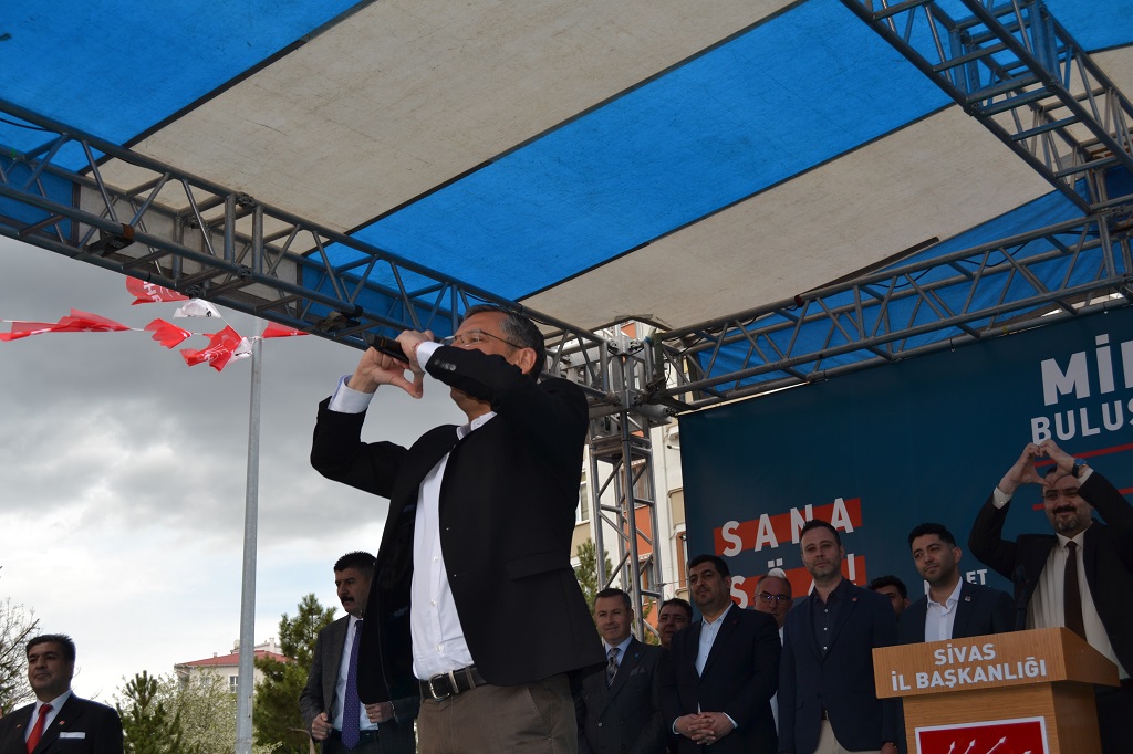 Özgür Özel”Cumhuriyet Halk Partisinin İlk Kongresi Sivas Kongresidir”