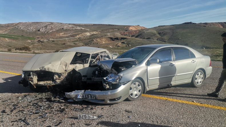 Sivas’ın Kangal İlçesinde Trafik Kazası 3 Yarali