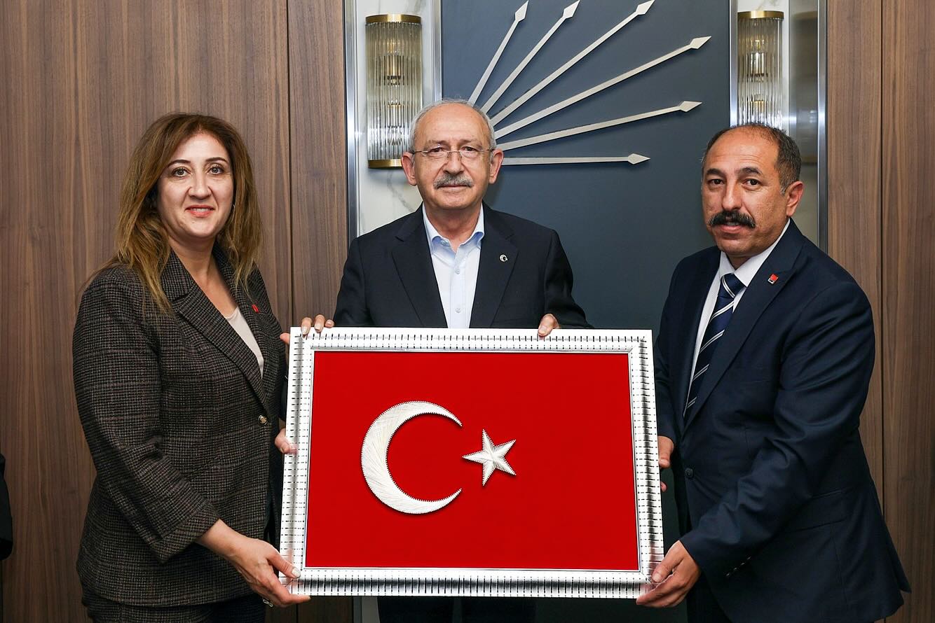 Cumhuriyet Halk Partisi Genel Başkanı Kemal Kılıçdaroğlu  CHP İl Başkanı Abdulvahap Gazi Doğan ve beraberindekileri kabul etti