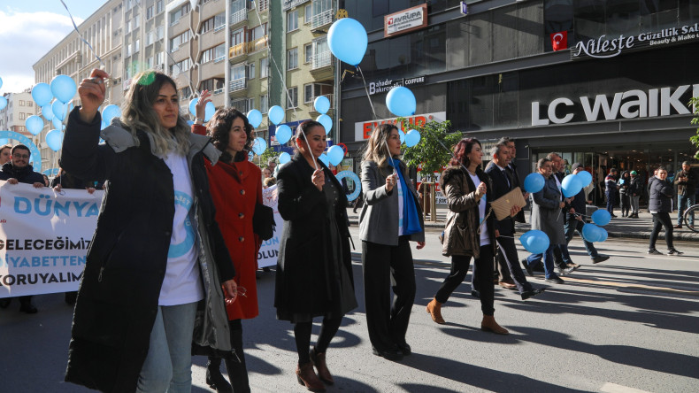 Dünya Diyabet Günü nedeniyle yürüyüş yapıldı