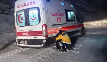 Suzan Karataş, Akıncılar İlçe Özel İdaresi ekipleri tarafından yol açılarak ambulansla hastaneye ulaştırıldı