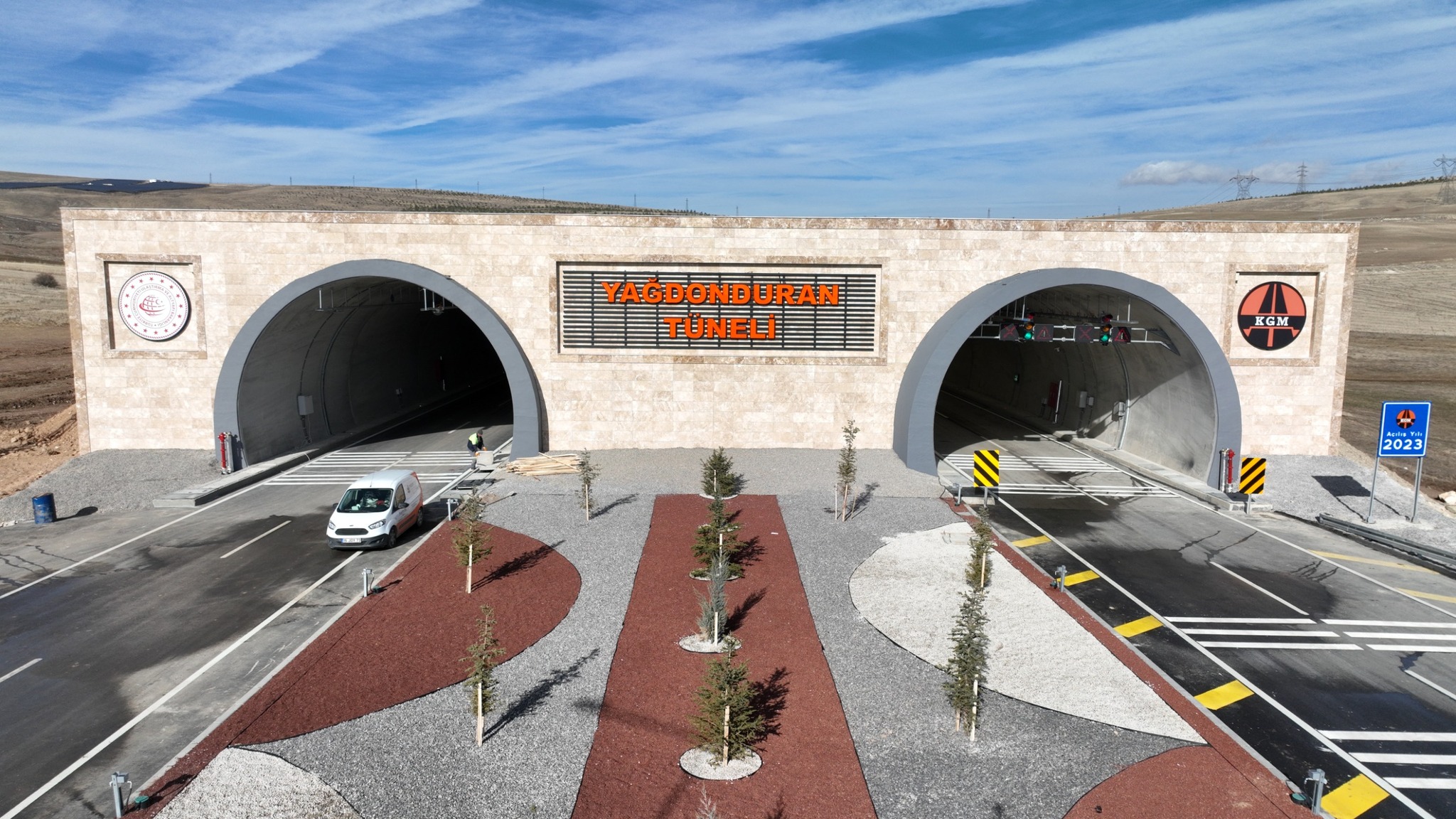 Sivas-Malatya yolu Yağdonduran geçidinde kış ayları yaşanan ulaşım sorununu ortadan kaldıracak olan tünel projesinde son aşamaya geldi