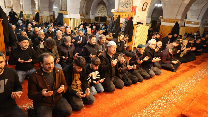 6 Şubat Kahramanmaraş merkezli Depremde Hayatlarını kaybedenler için dualar edildi