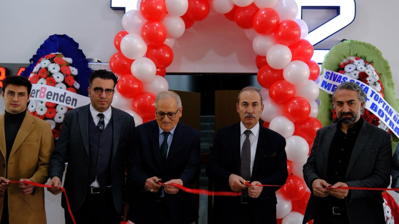 Cumhuriyet Üniversitesine Sinema Salonu açıldı