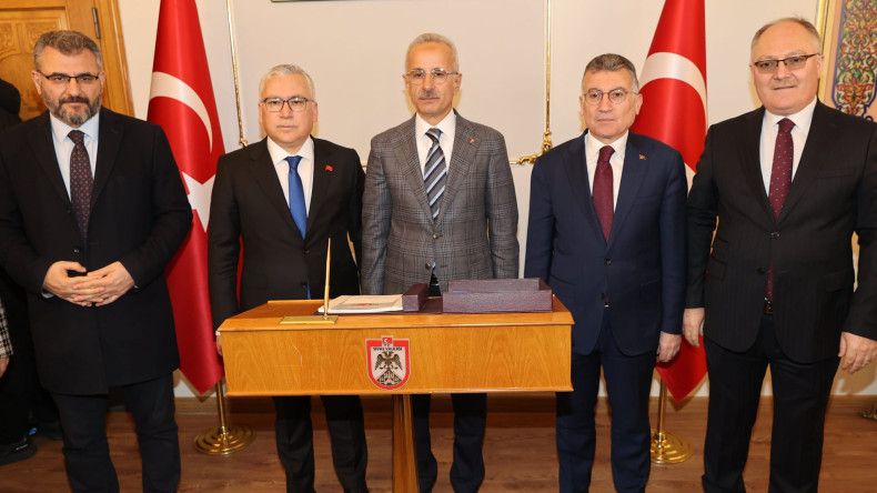 Ulaştırma ve Altyapı Bakanı  Abdulkadir Uraloğlu Valilik Ziyaret