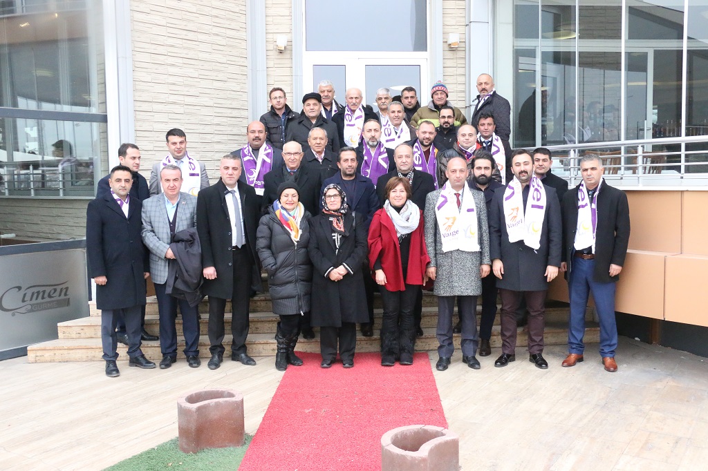 Vakıf Ay Vakfı ve Tokatlı Sanayici İş Adamları Derneği (TOSİAD) yöneticileri bir dizi program kapsamında Sivas’a geldi