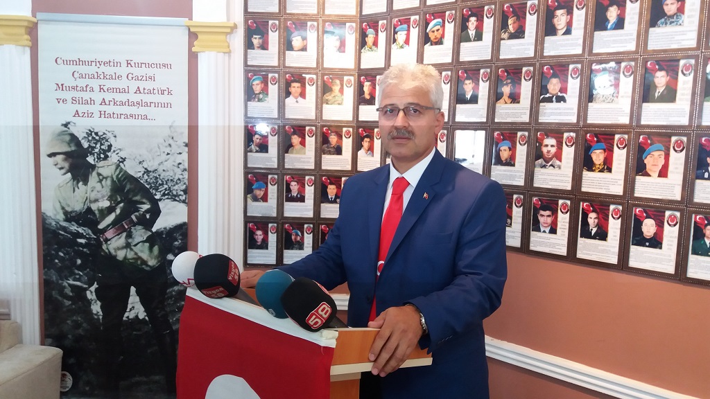 Mustafa Hızal ” Ankara Mimarlar Odasının kaçak saray olarak ifade ettiği yer,Türkiye Cumhuriyeti’nin temsil edildiği en üst makam olan Cumhurbaşkanlığı makamıdır