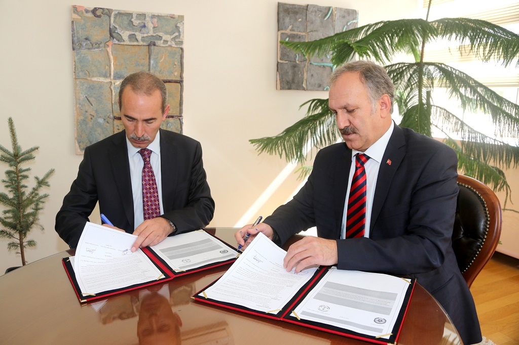 Milli Eğitim ve Cumhuriyet Üniversitesi arası protokol imzalandı