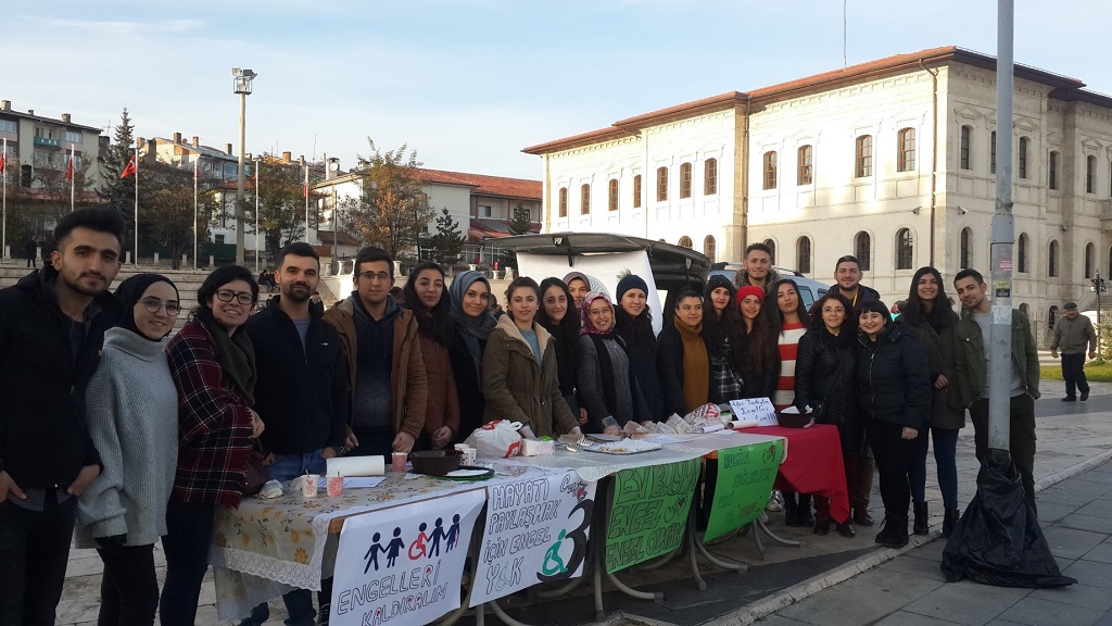 Turizm Fakültesi Okuma Kulübü ve Fotoğrafçılık Kulübü’nden Sosyal Sorumluluk Projesi