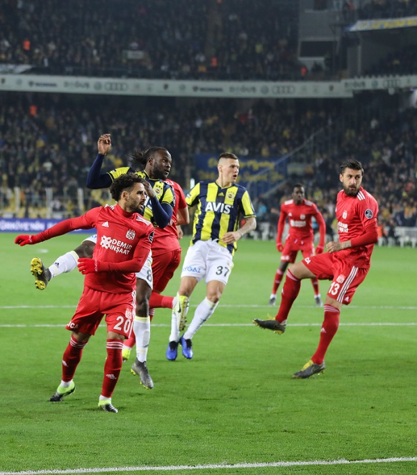 Fenerbahçe 2-1Demir Grup Sivasspor