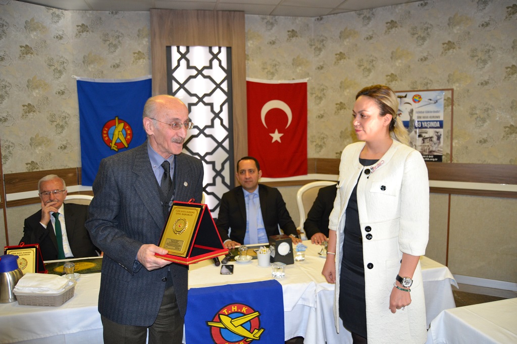 Türk Hava Kurumu Sivas Şube Müdür Yardımcısı Başak Burcu Kocabay”Türk Hava Kurumu Büyük Önder Atatürk’ün İstikbal Göklerdedir direktifleriyle kurulmuştur”