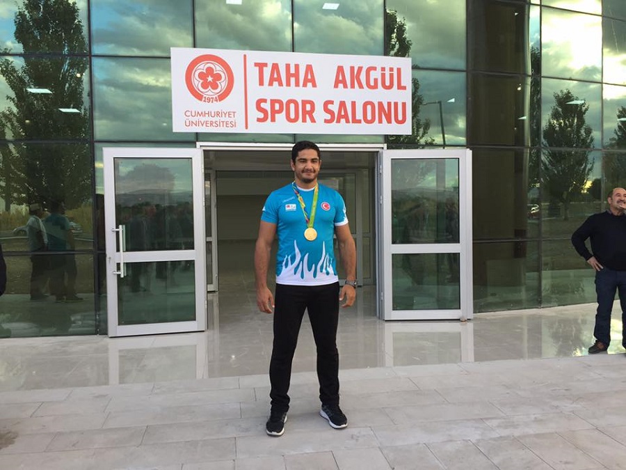 Rio Olimpiyat Şampiyonu Taha Akgül ve üçüncüsü Cen İldeme memleketinden çoşkulu karşılama