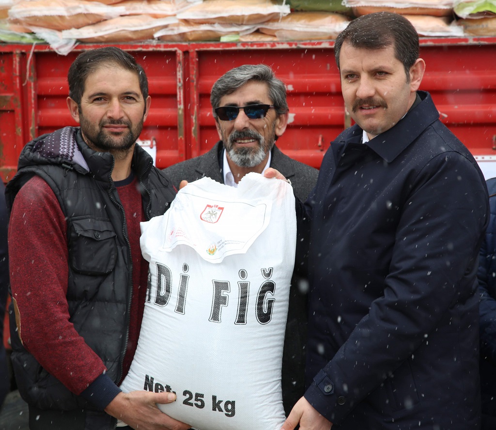 Sivas’ta 2 Bin 100 Çiftçiye Tohum Dağıtımı Yapıldı