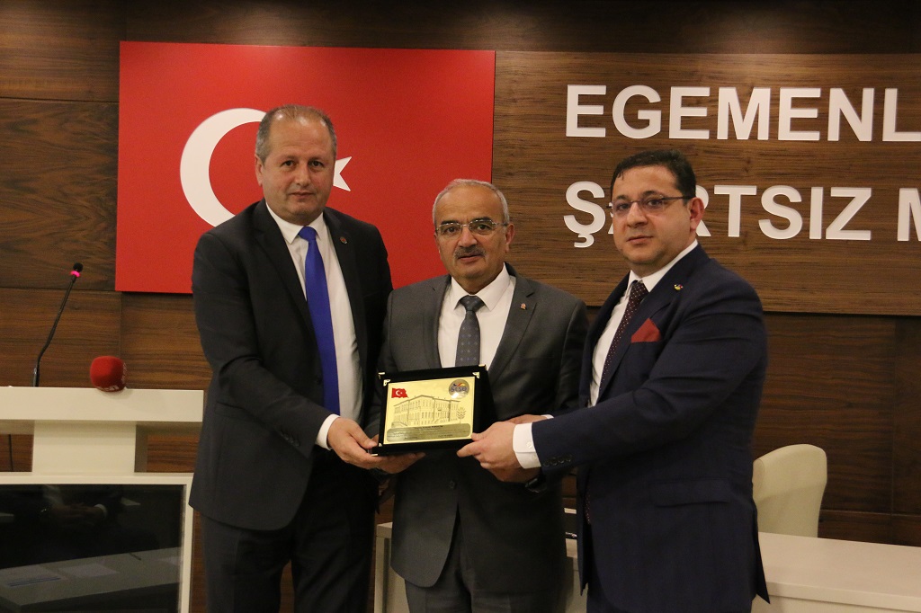 Yönetim Kurulu Başkanı Mustafa Eken, Yönetim Kurulu çalışmaları hakkında Meclis Üyelerini bilgilendirdi