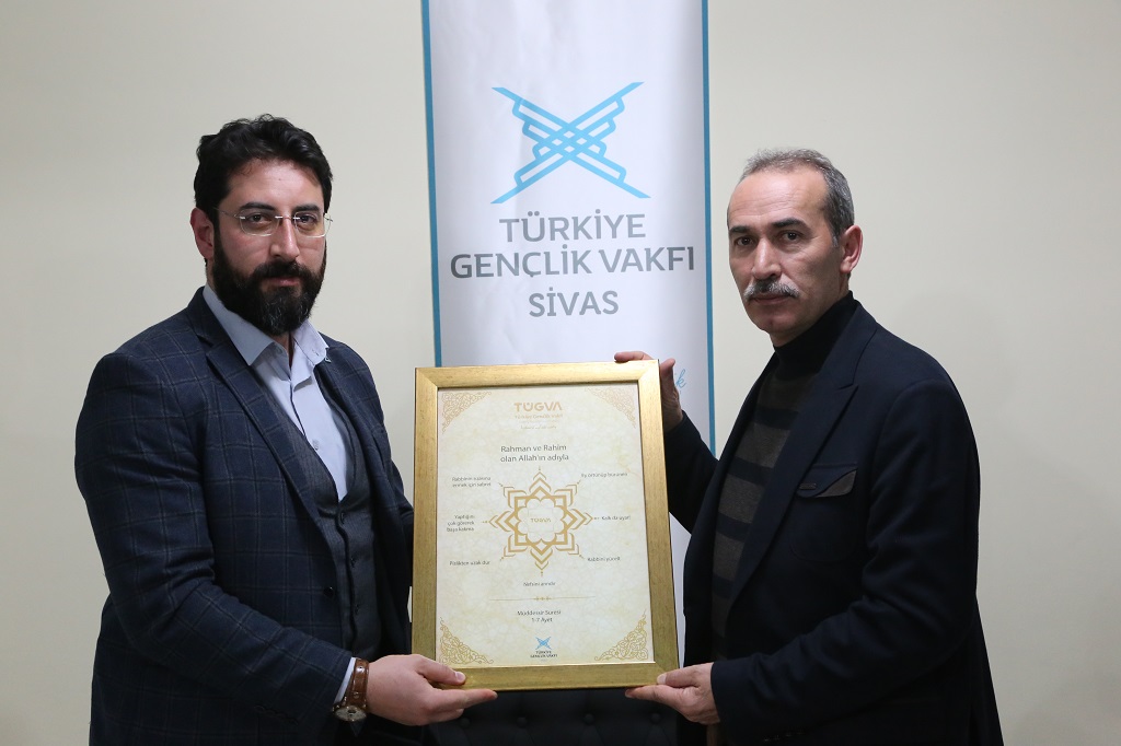 Cumhuriyet Üniversitesi Rektörü Yıldız TÜGVA Sivas Şubesinde Öğrencilerle buluştu