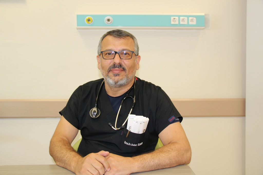 Sivas Numune Hastanesi İlk ve Acil Yardım Uzmanı Dr. Sedat Özbay, Kurban Bayramı’nda yaşanan yaralanmalarda yapılması gereken ilk yardım ile ilgili bilgiler verdi