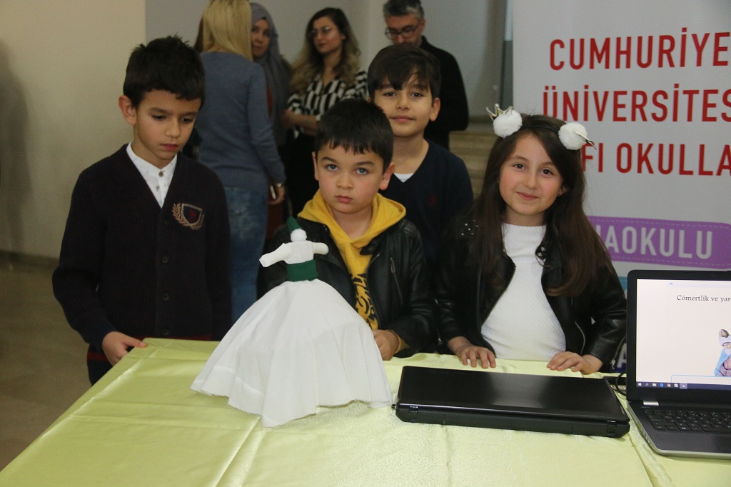 Cumhuriyet Üniversitesi Vakfı Okulları Hz. Mevlana’nın vuslatının 745. yıl dönümü sebebiyle çeşitli etkinlikler düzenledi