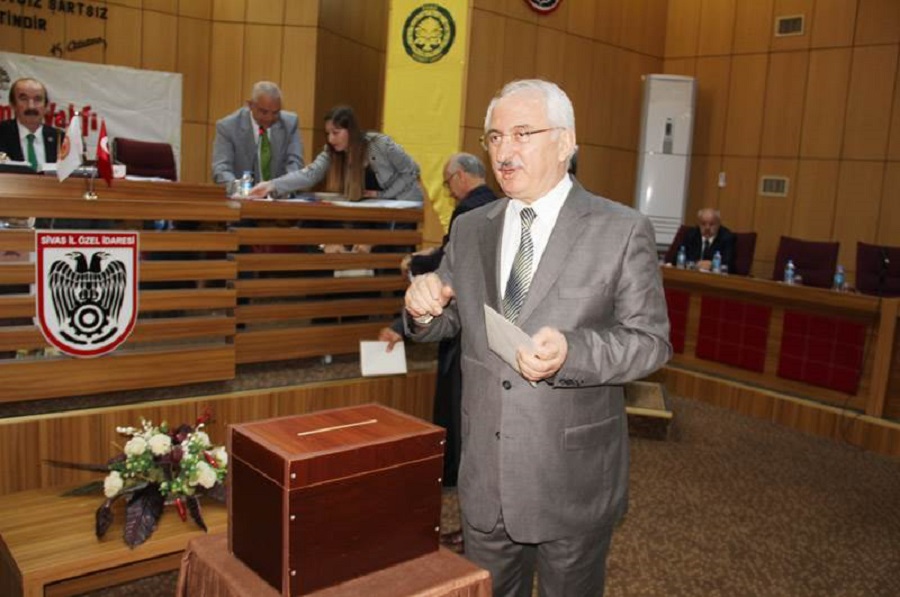 Vali  Âlim BARUT, Sivas Hizmet Vakfı Genel Kurul Toplantısına Katıldı