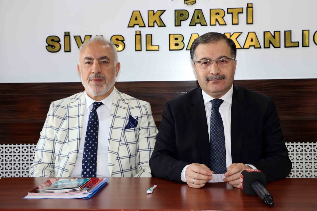 AK Parti Sivas İl Başkanı Av. Ziya Şahin Yaşlılar Haftası nedeniyle bugün bir basın açıklaması düzenledi