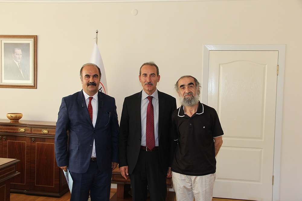 Cumhuriyet Üniversitesi Rektörü  Prof. Dr. Alim Yıldız, basın mensupları ile kahvaltıda buluştu
